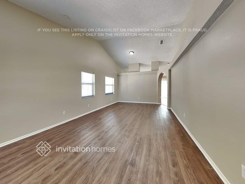 Building Photo - 11307 Plumtree Ct