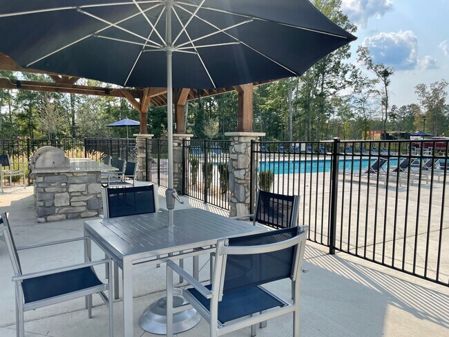 Building Photo - Cardinal | 4 Bed 2.5 Bath | Garage | 1895 sf | $2959-$3255 | 8, 9, 10, 12, 14, and 15 month lease...