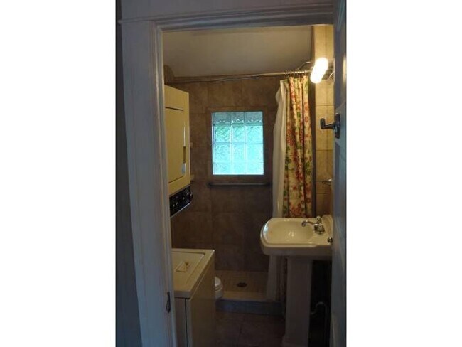 Building Photo - 3240 Pine Lake Rd