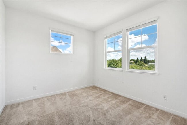 Building Photo - 4073 Gloster Way
