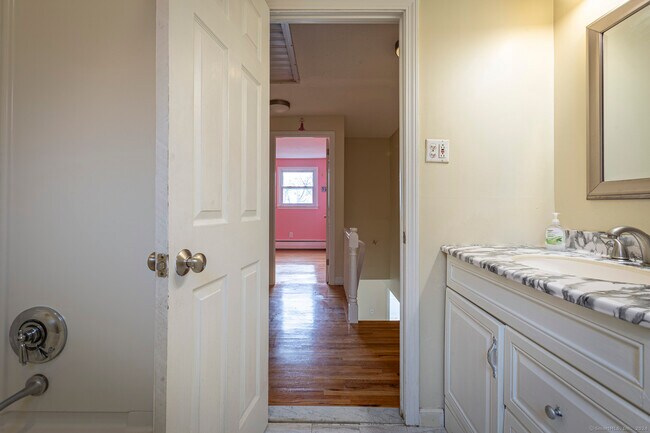 Building Photo - 288 Candlewyck Dr