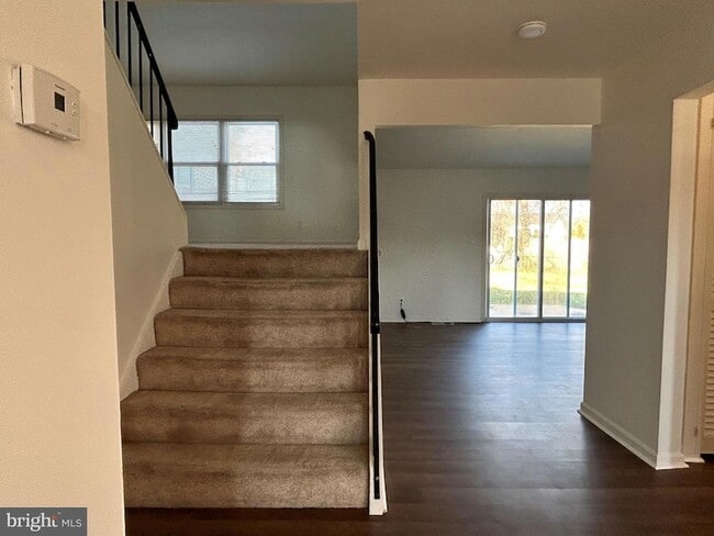 Building Photo - 7 Elk Ln