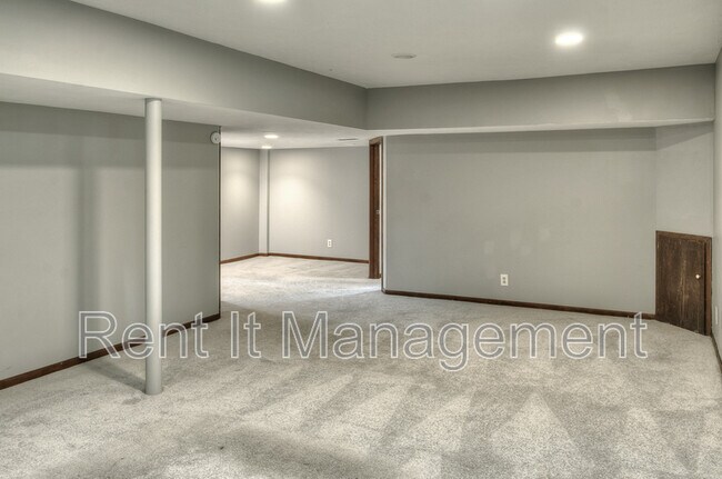Building Photo - 6029 Poppleton Ave
