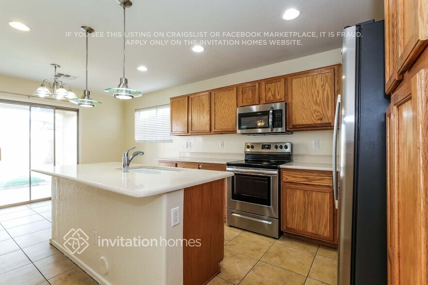 Building Photo - 1938 W San Tan Hills Dr