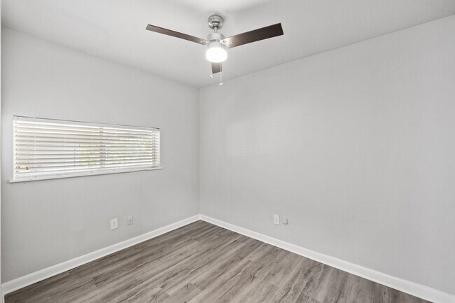 Building Photo - 2825 San Gabriel St