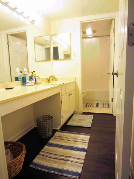 Building Photo - 11 Cantey Pl NW