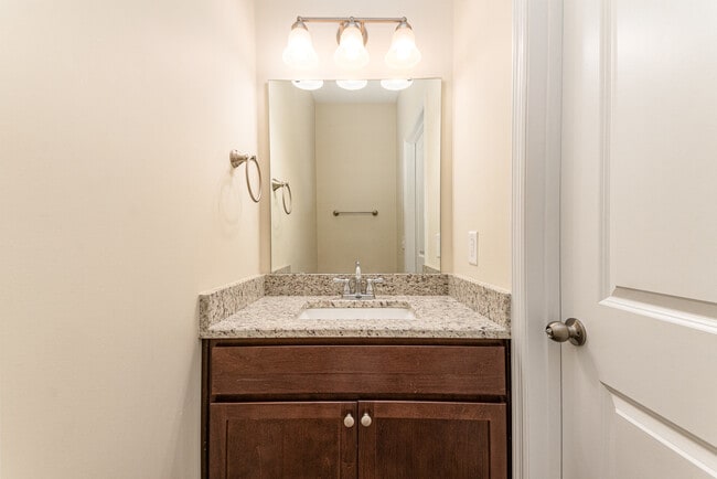 Building Photo - 487 S Arlington Rd