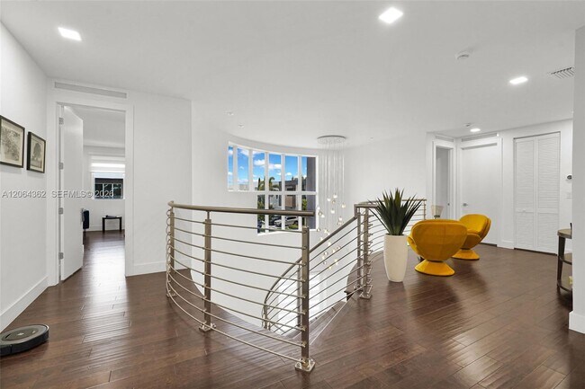 Building Photo - 7509 NW 99th Ave