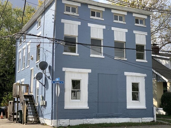 Primary Photo - 818 Garvey Ave