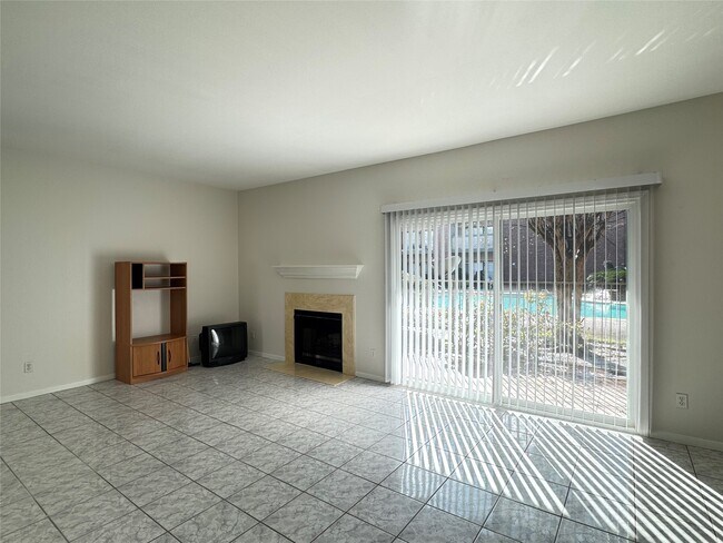 Building Photo - 6500 Harbor Town Dr