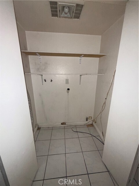 Building Photo - 8020 Langdon Ave