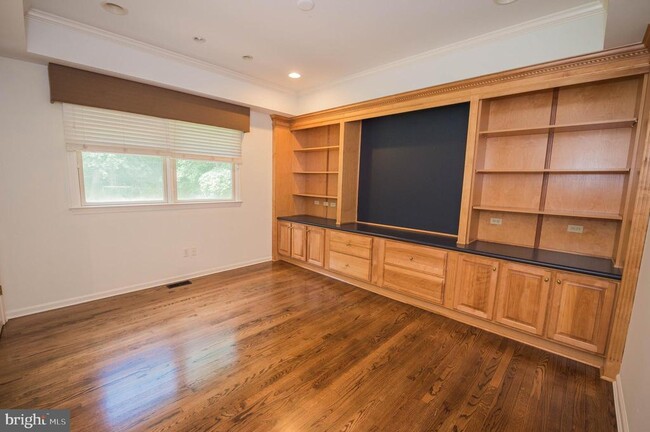 Building Photo - 5482 Royal Mile Blvd