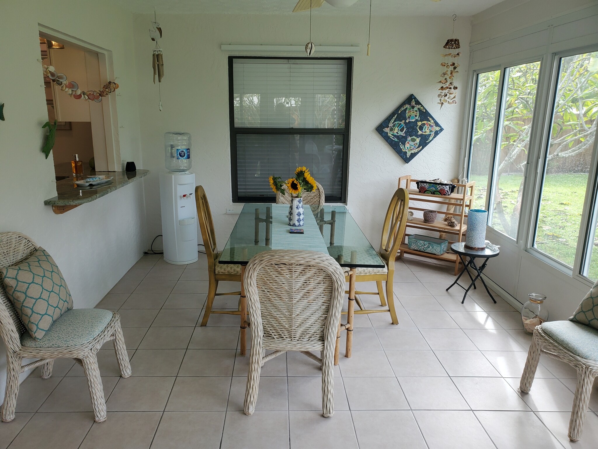 Building Photo - 590 NE Lima Vias