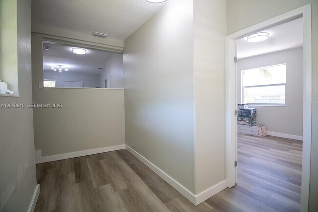 Building Photo - 5860 SW 9th St