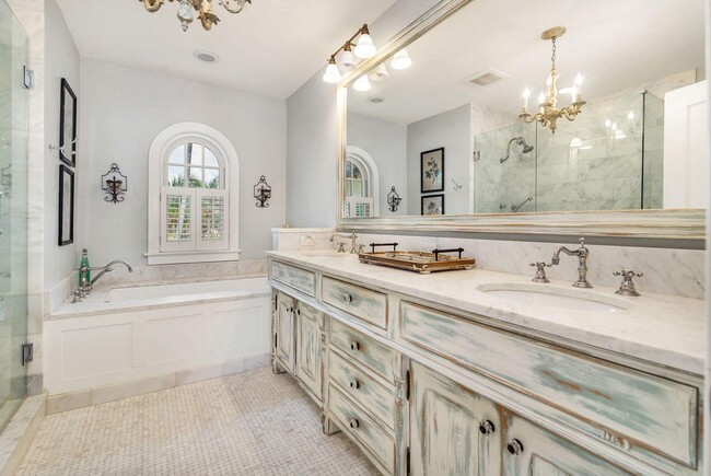 Building Photo - 710 Claremore Dr