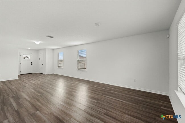 Building Photo - 4703 Plaza Ctr
