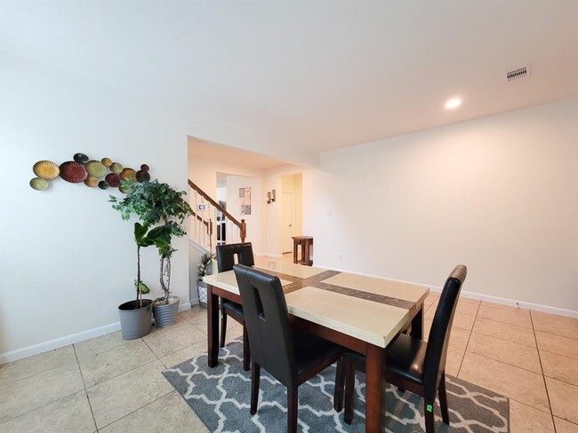 Building Photo - 5046 Longlane Dr