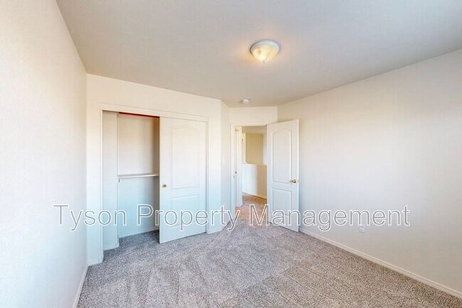 Building Photo - 1375 Peppoli Loop SE