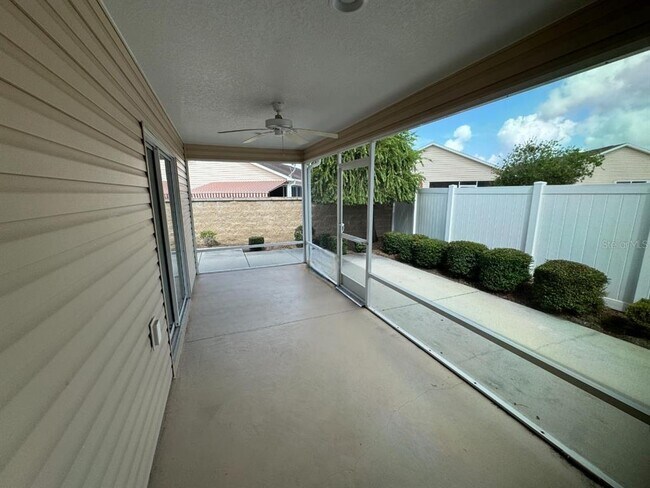 Building Photo - 2238 Southwood Dr