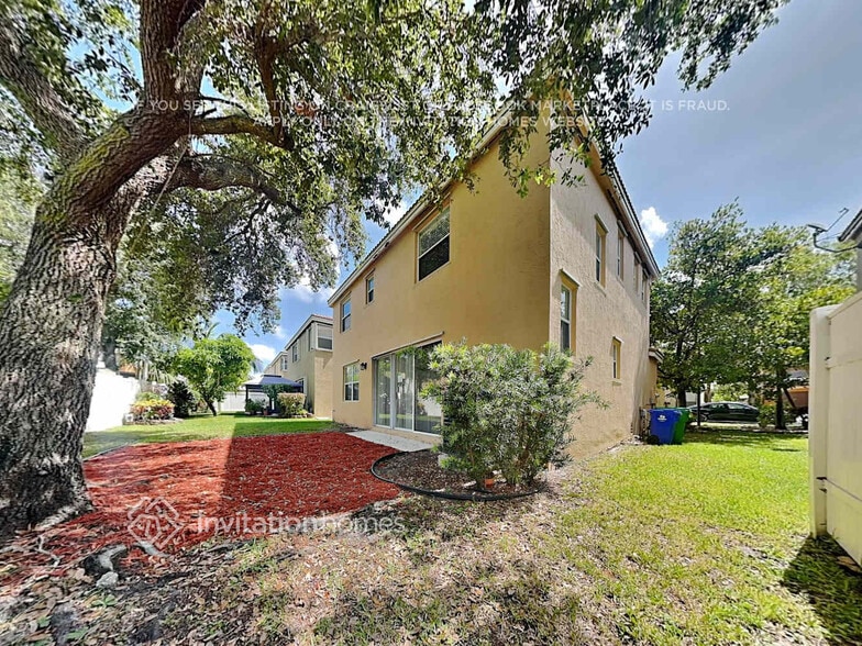 Building Photo - 5352 SW 155th Ave