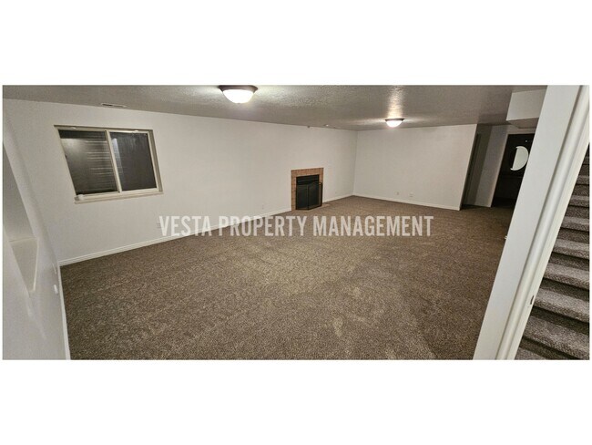 Building Photo - 981 Hudson St