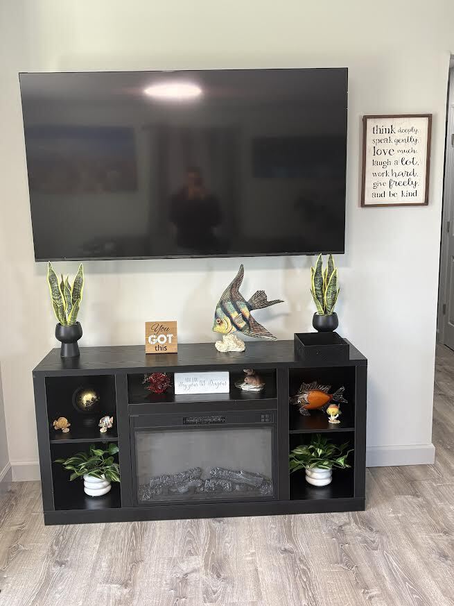 Living Room - 114 Greenway Blvd