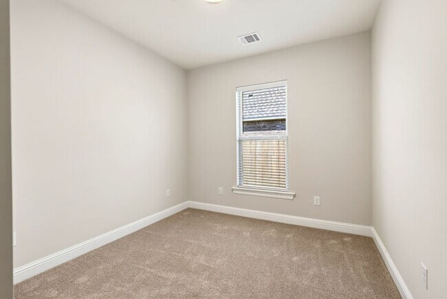Building Photo - 7719 Claymont Cir