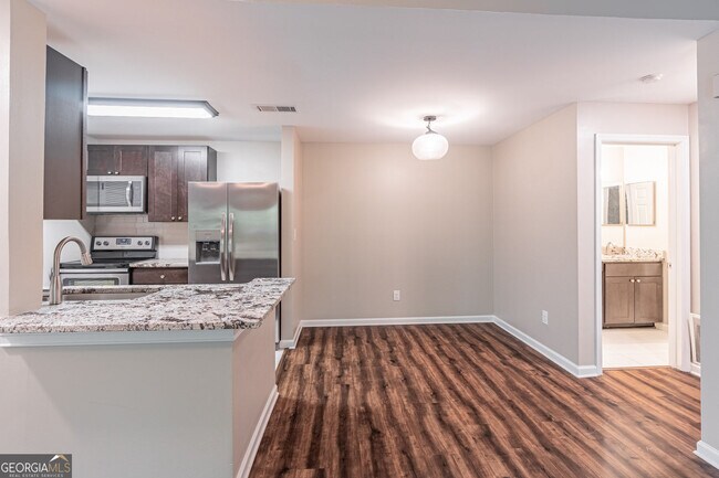 Building Photo - 547 Granville Ct