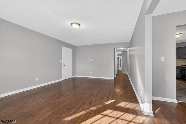 Building Photo - 17 Union Ave