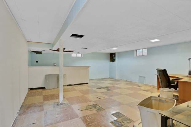 Building Photo - 8918 Parkside Ave
