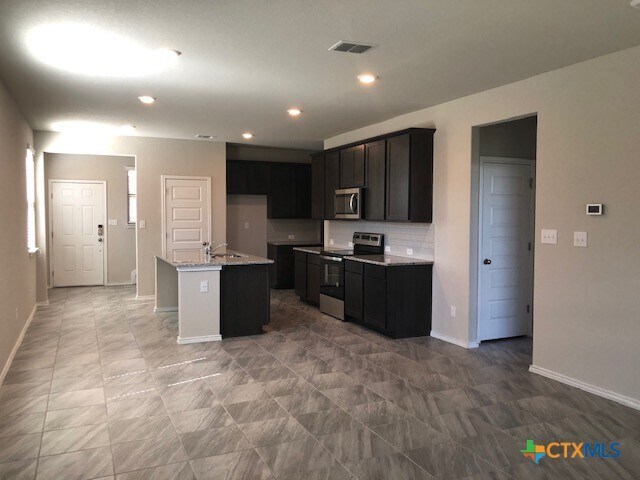 Building Photo - 2537 Ayers Dr