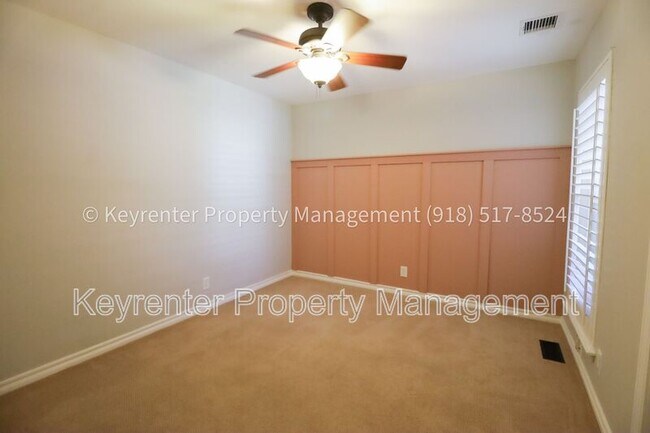 Building Photo - 3702 E 85th Pl