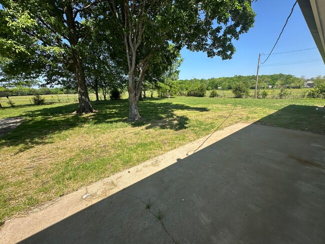 Building Photo - Newly Renovated Home in Shelbyville - 30 m...