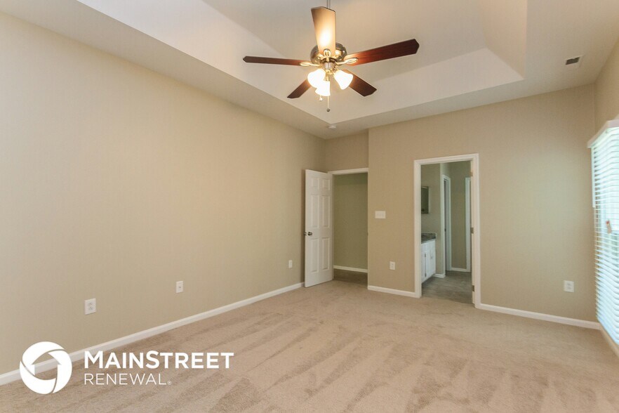 Building Photo - 6232 Hickory Cove Ln