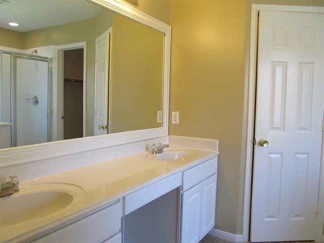 Building Photo - 2423 Lofty Falls Ct