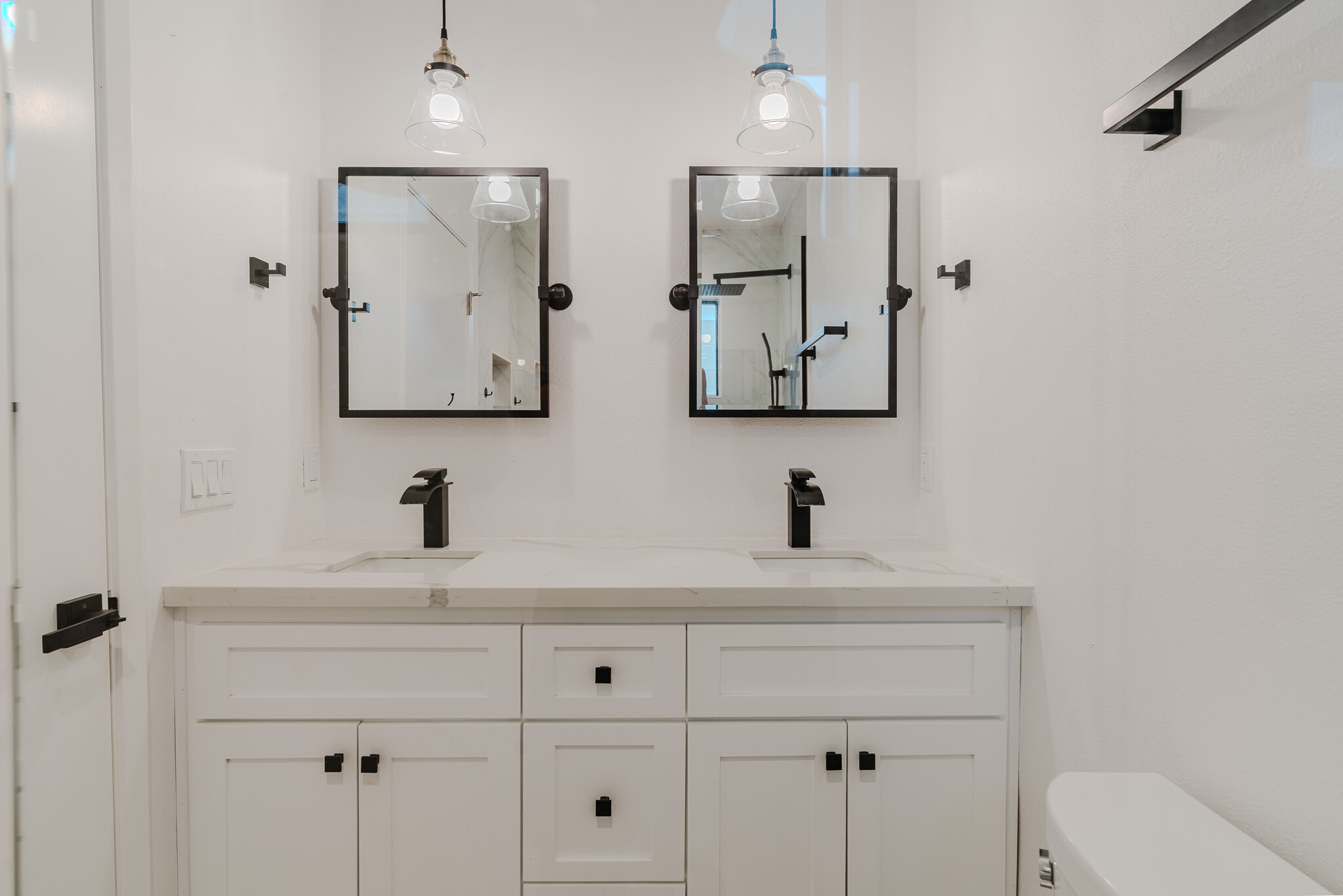 Building Photo - 52801 Avenida Alvarado