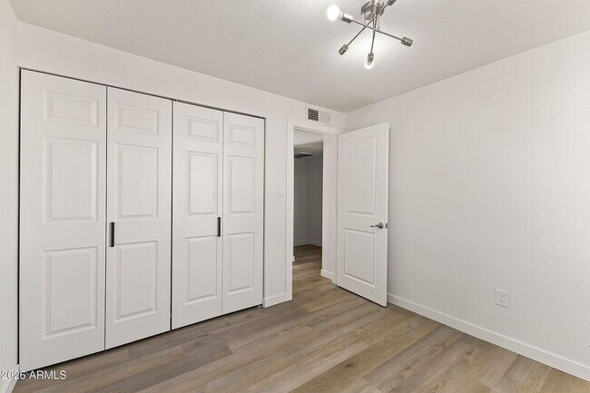 Building Photo - 3763 E Evans Dr
