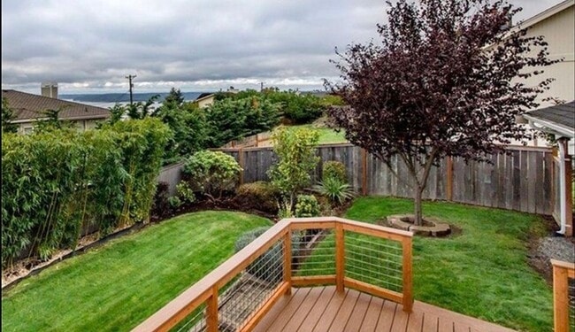 Building Photo - 5602 Green Hills Ave NE