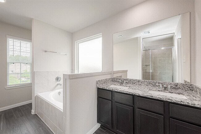 Building Photo - 2373 Tavo Trails Dr