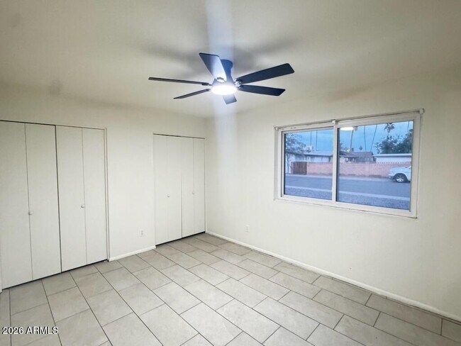 Building Photo - 4816 S Taylor Dr