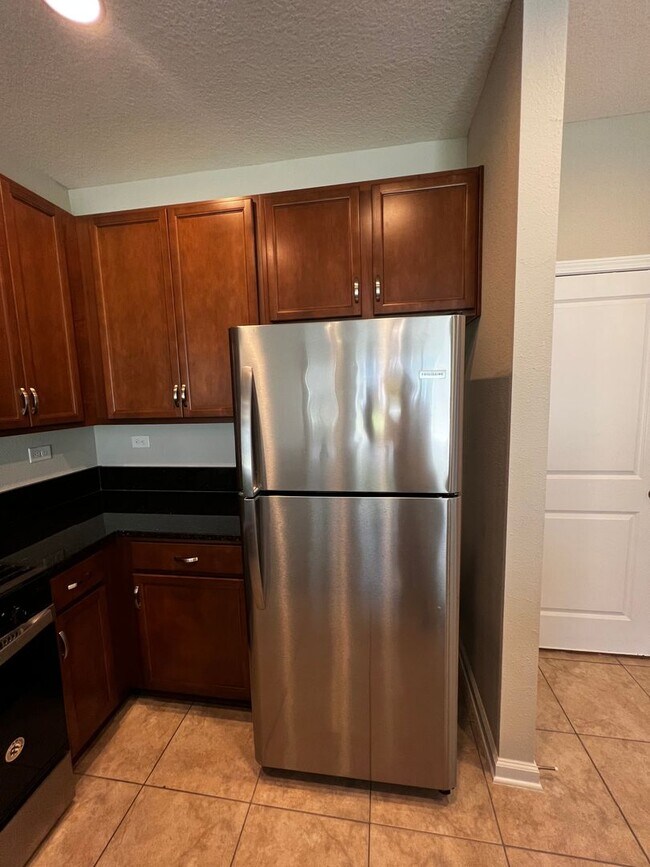 Building Photo - 3/2.5 Townhome in Holly Forest!