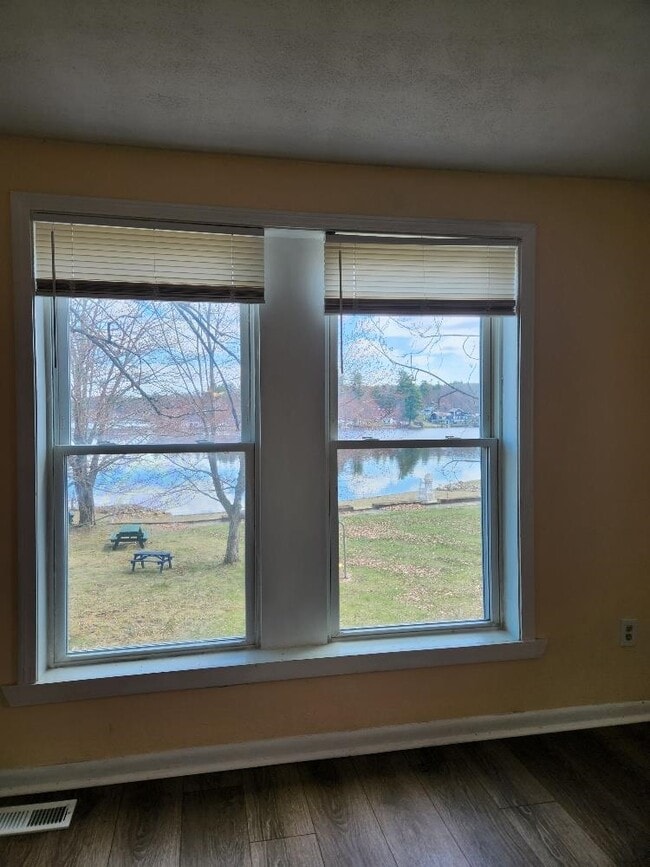 Building Photo - 3 Chase St