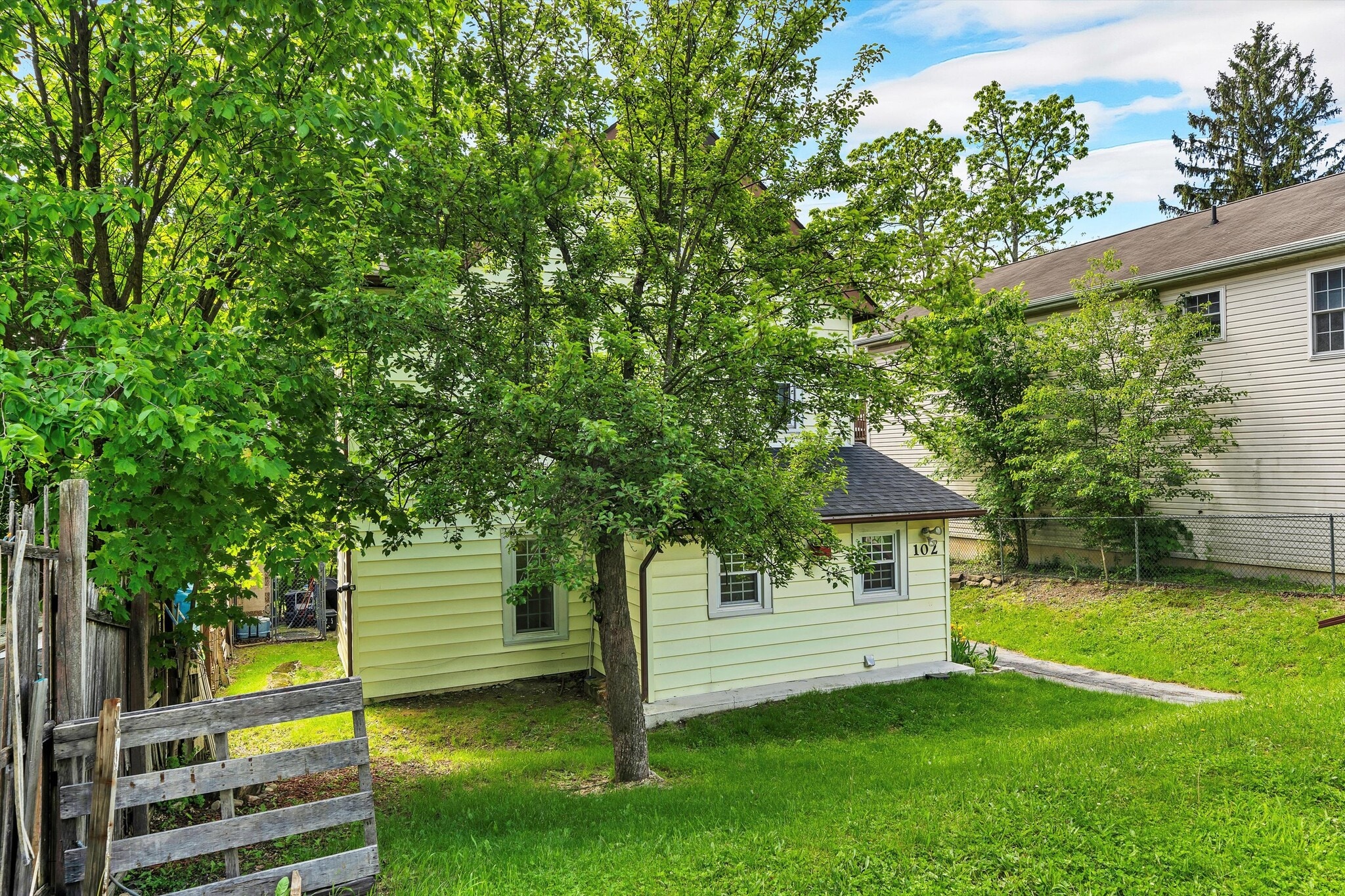 Yard - 102 Wawayanda Ave