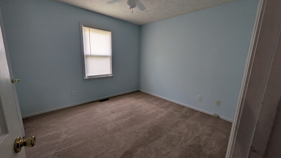 Building Photo - 629 Red Tip Cir