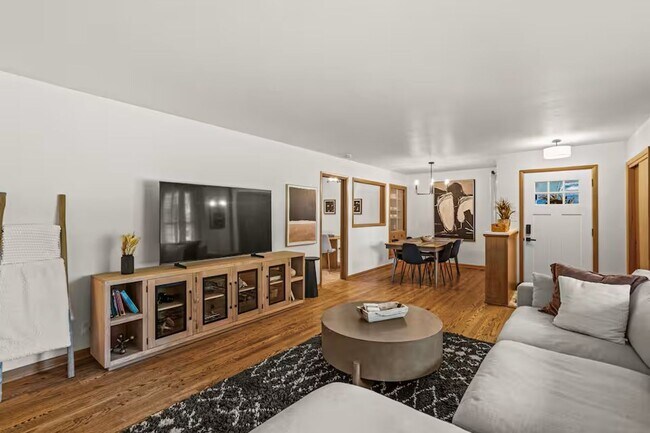 Building Photo - Updated 3 bedroom Delafield ranch