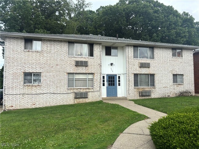 Primary Photo - 4721 20th St NW