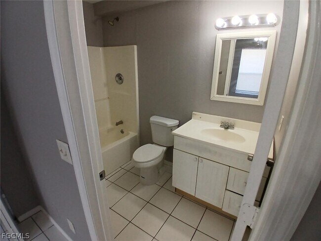 Building Photo - 3516 Dora St