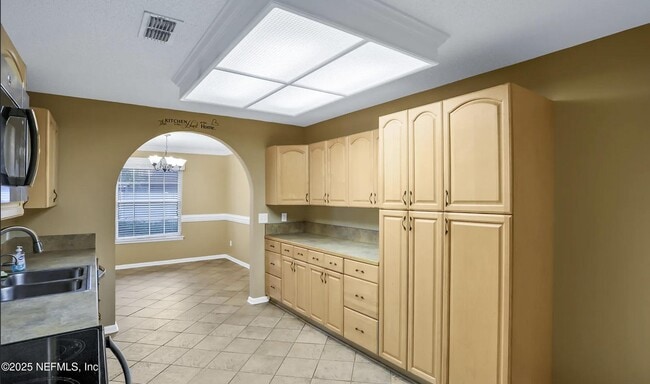 Building Photo - 3691 Cameron Crossing Dr