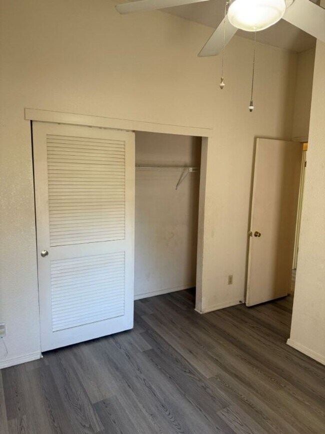 Building Photo - Modern 3 Bedroom 2 Bath One Story Browns Valley Vacaville *Star Rentals