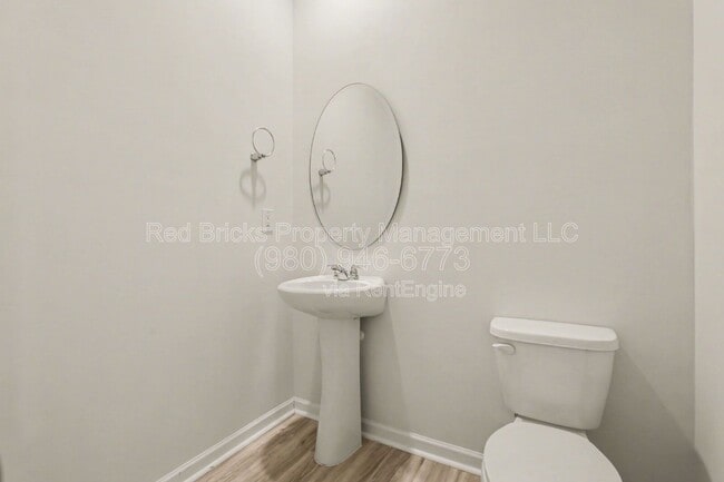 Building Photo - 1362 Secrest Cmns Dr